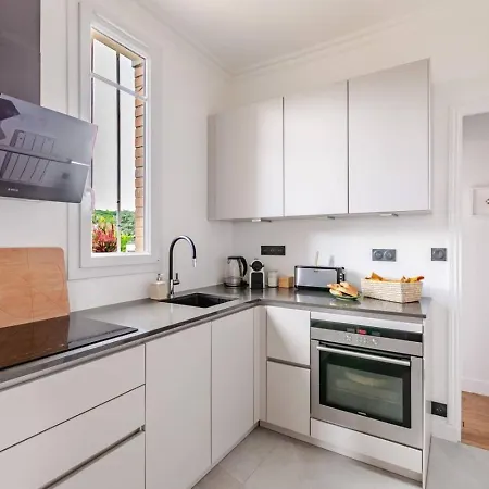 Stylish & Private Garden - 15 Min From La Defense - 25 M From Paris Apartment Chaville