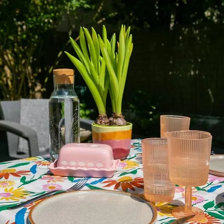 Stylish & Private Garden - 15 Min From La Defense - 25 M From Paris